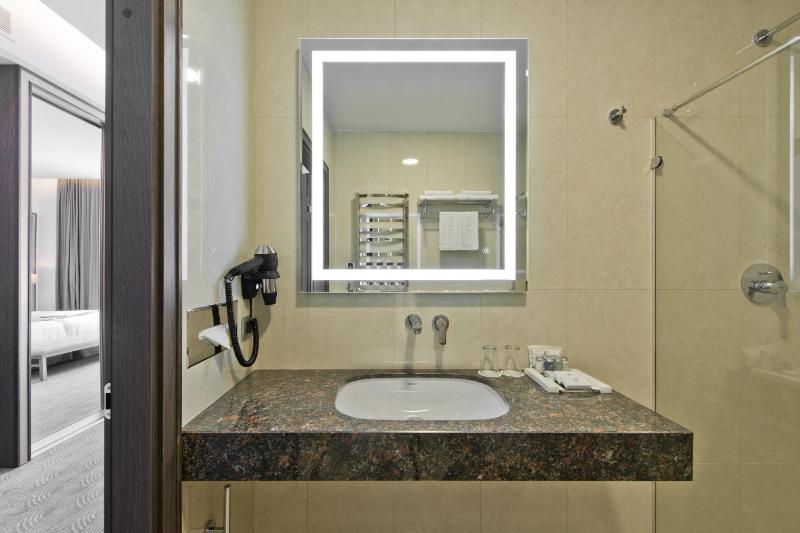Standard Double or Twin Room image 3