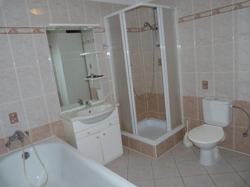 Double or Twin Room image 4