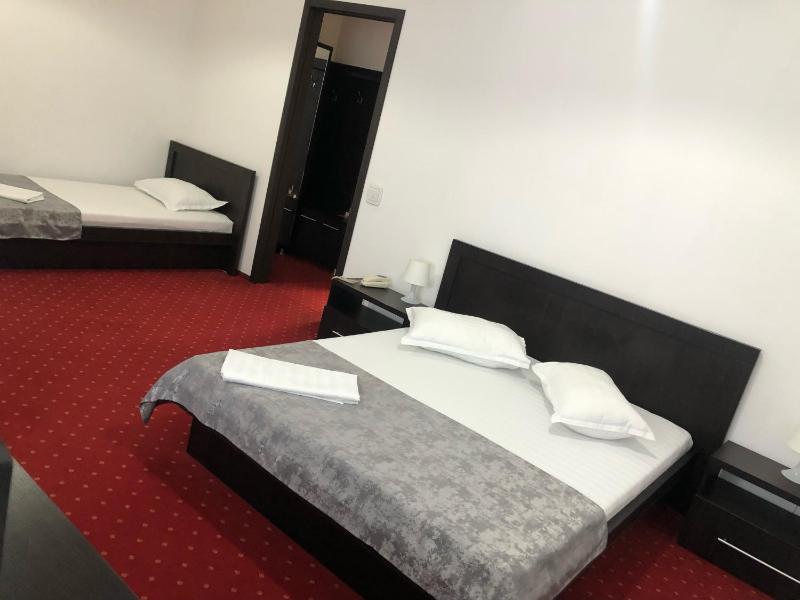 Triple Room image 2