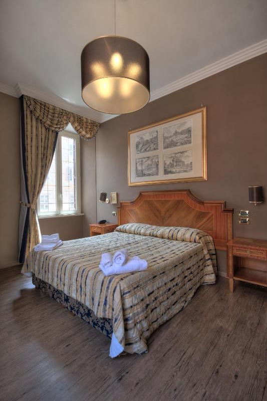 Quadruple Room - Via dei Gracchi 32 image 1