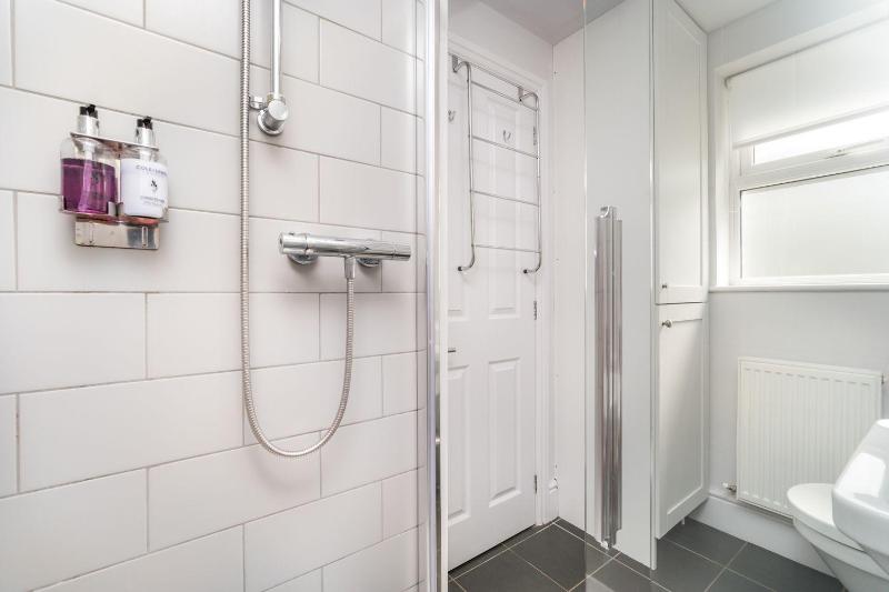 3 The Townhouse - image 14