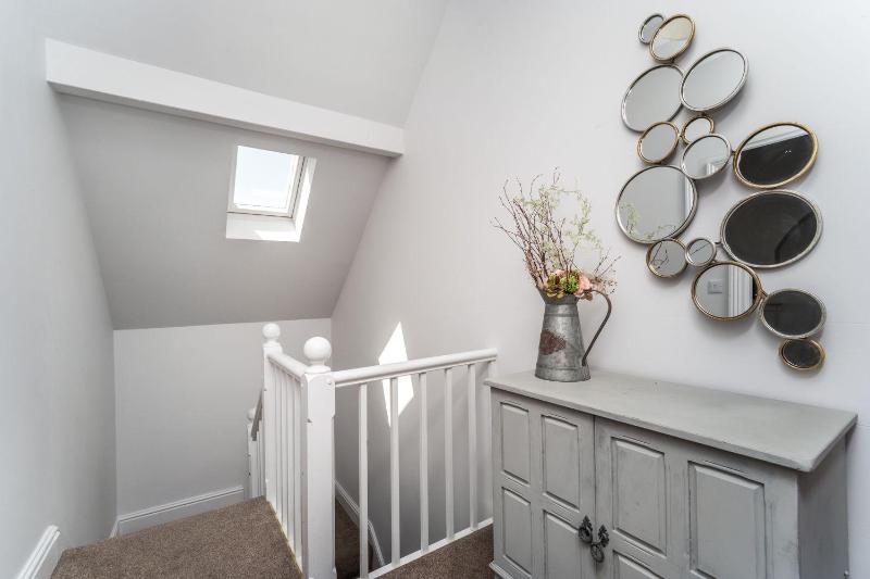 7 The Townhouse - image 5