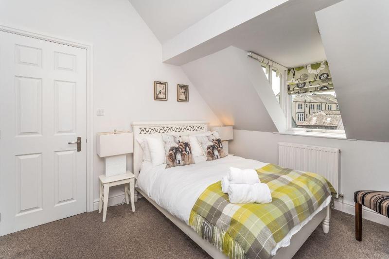9 The Townhouse - image 14