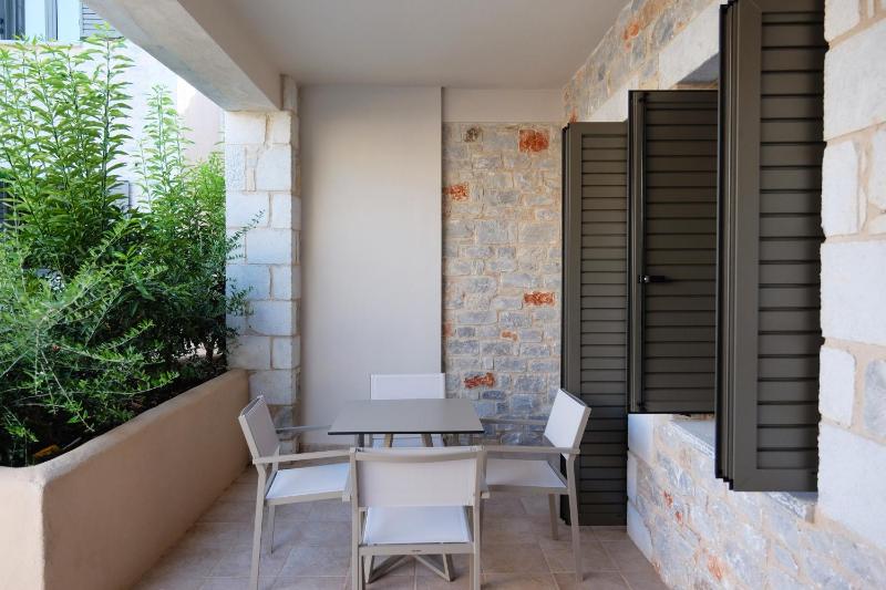 Superior Family Suite with Garden View  image 3