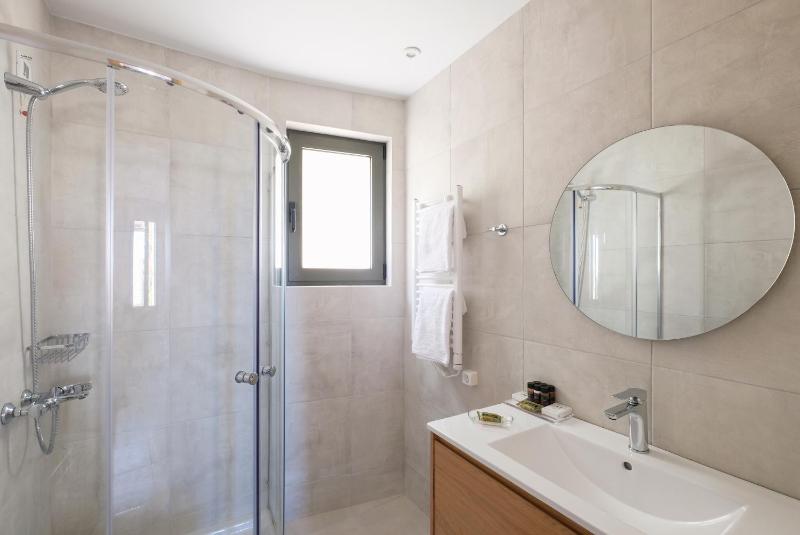 Superior Family Suite with Garden View  image 4