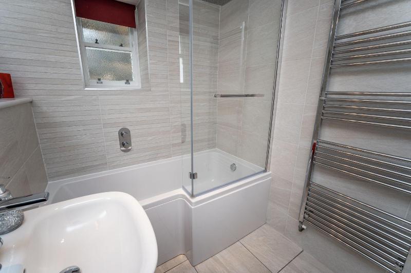 Bridge House Apartment 1 - image 12