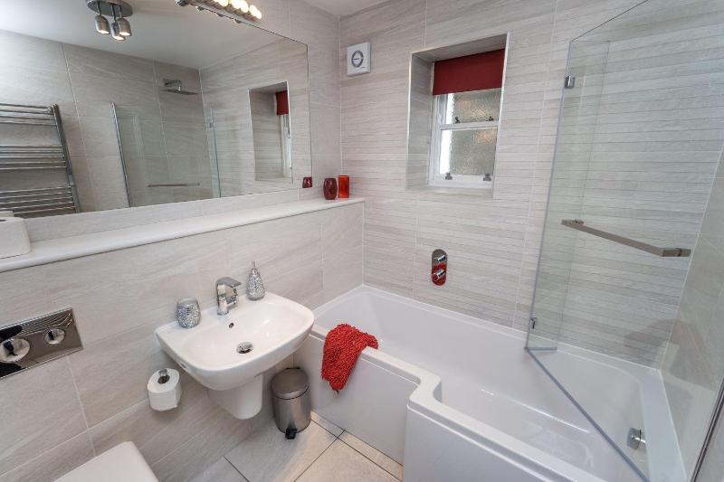 Bridge House Apartment 1 - image 19
