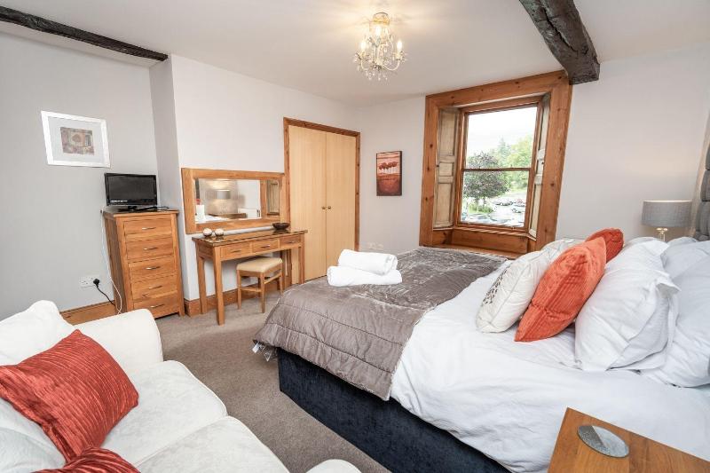 Bridge House Apartment 2 - image 10