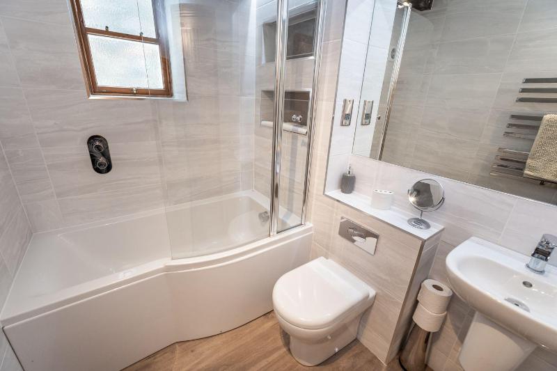 Bridge House Apartment 2 - image 19
