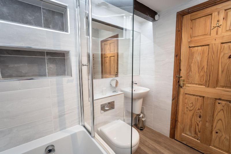 Bridge House Apartment 2 - image 14