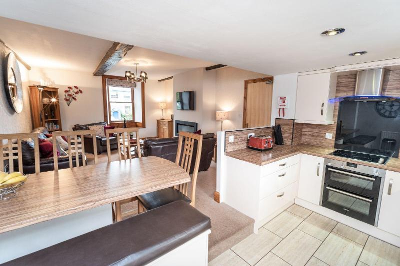 Bridge House Apartment 2 - image 17