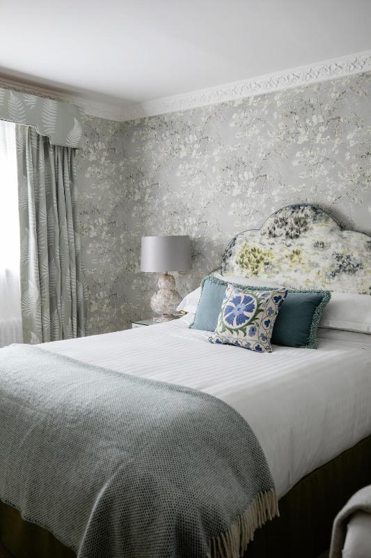 Deluxe Double Room image 4