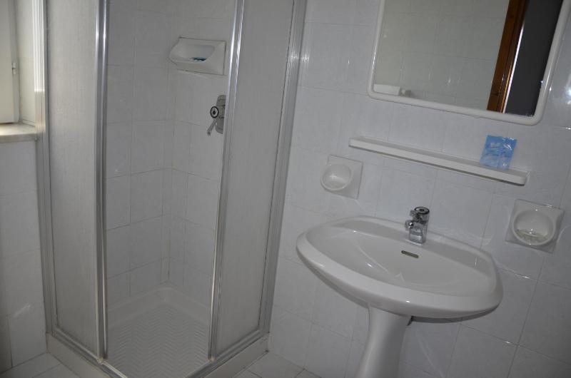 Triple Room with Sea View image 2