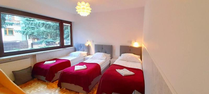 Quadruple Room with Shower image 3