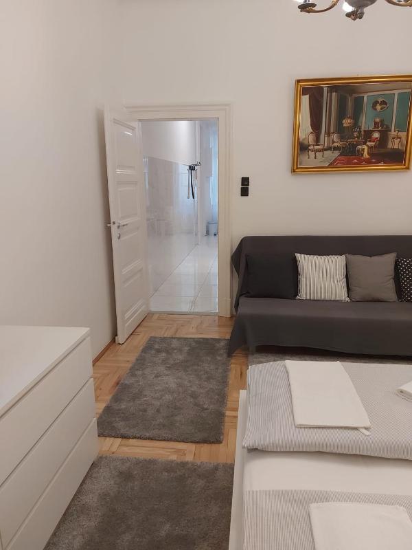Melinda Apartment 2 - image 14