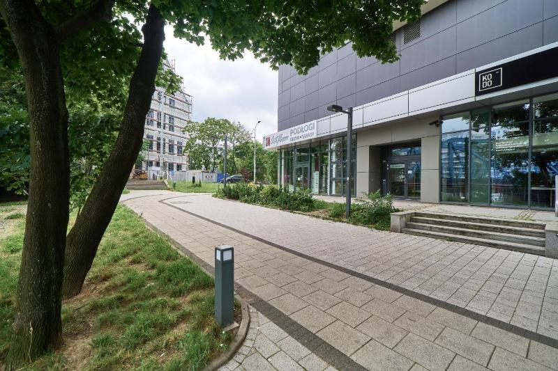 Apartments Odra Tower Wrocław by Noclegi Renters - image 4
