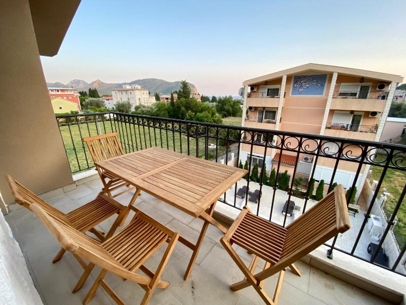 Deluxe Family Room image 3