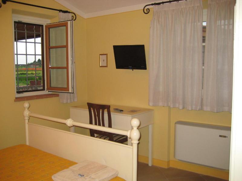 Single Room with Private Bathroom image 3