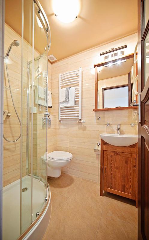 Economy Double Room with Terrace - Ground Floor image 3