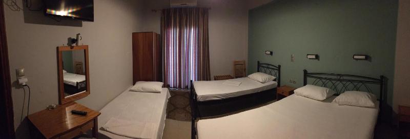 Comfort Triple Room image 4