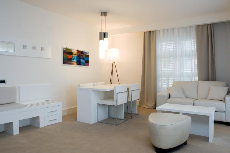 Queen Suite with Sea View image 4