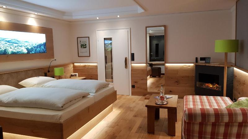 Double Room image 3