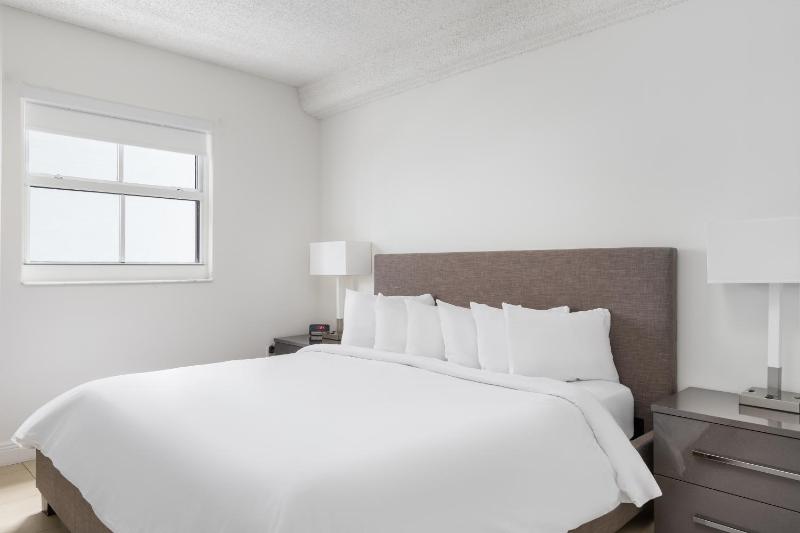 Fortune House Hotel Suites - image 5