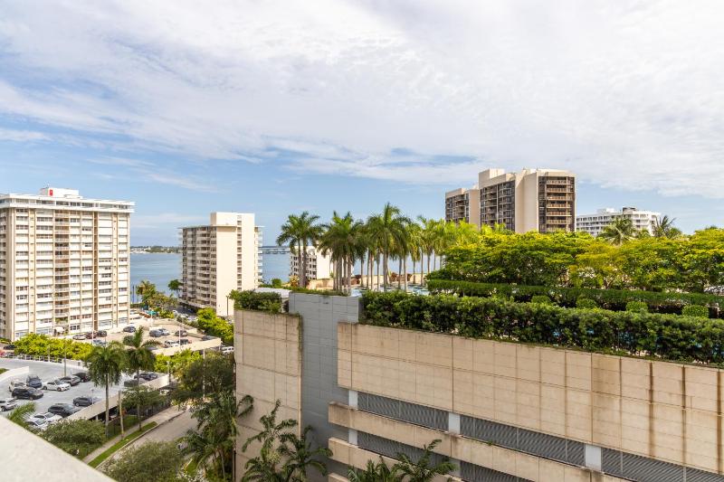 Fortune House Hotel Suites - image 10