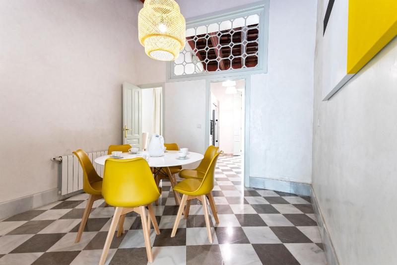 Genteel Home Palacio Abades - image 13