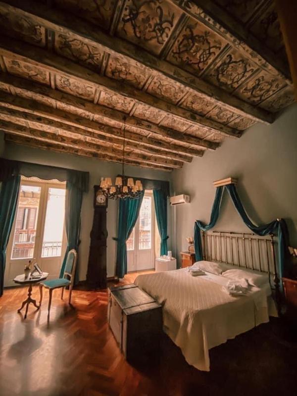 Triple Room with Private External Bathroom image 1
