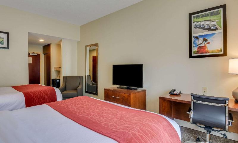 Queen Suite with Two Queen Beds - Non-Smoking image 3