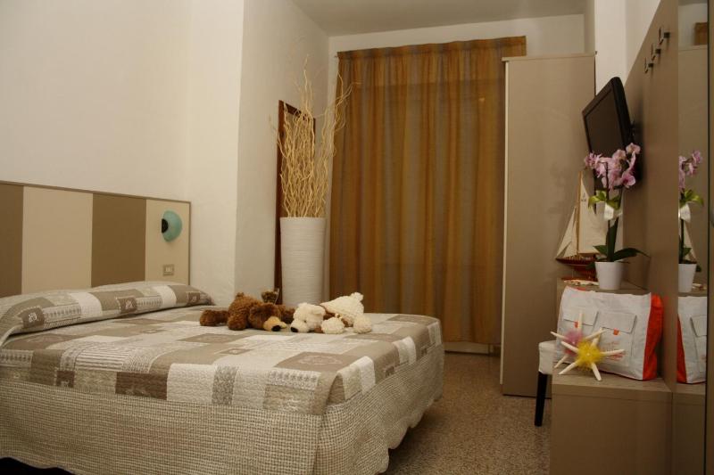 Hotel Camelia - image 8