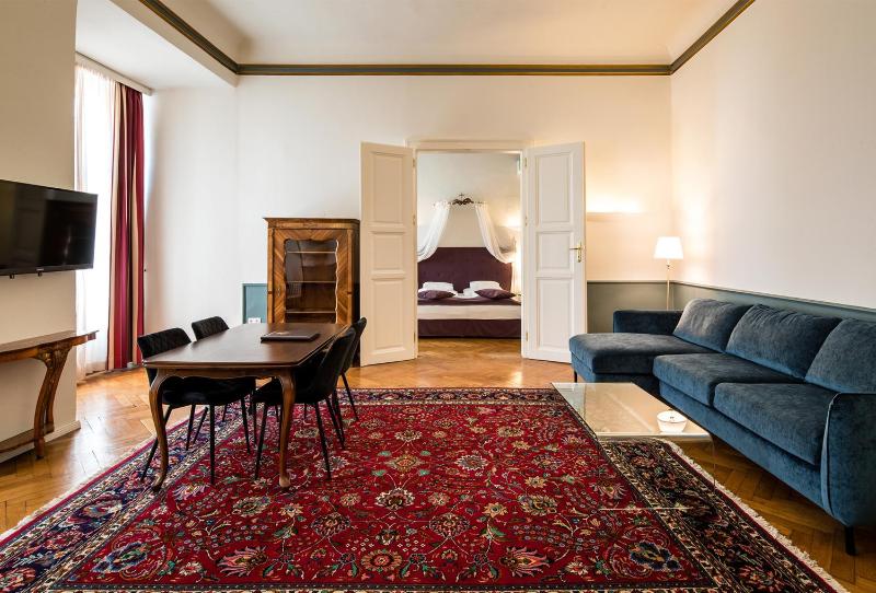 Superior Double Room image 4