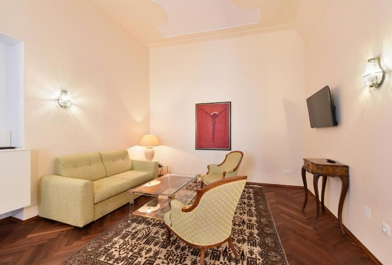 Superior Double Room image 3