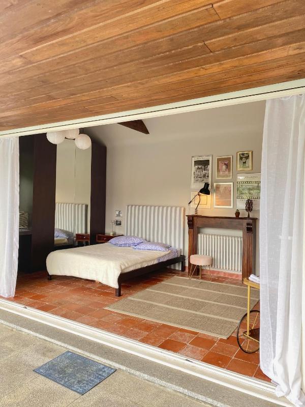 Double Room with Pool Access  image 1