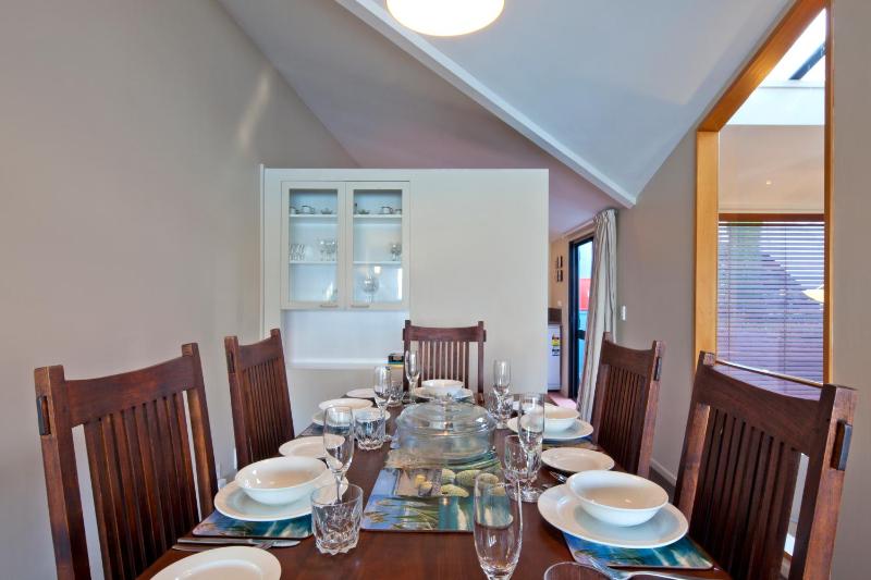 Spinnaker Bay Apartments - image 19