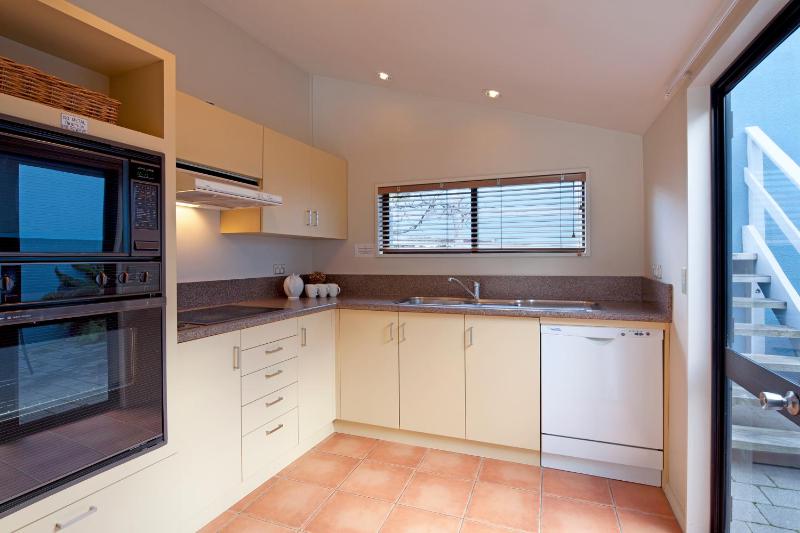 Spinnaker Bay Apartments - image 41