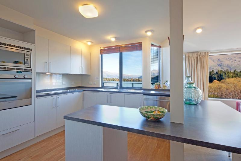 Spinnaker Bay Apartments - image 50