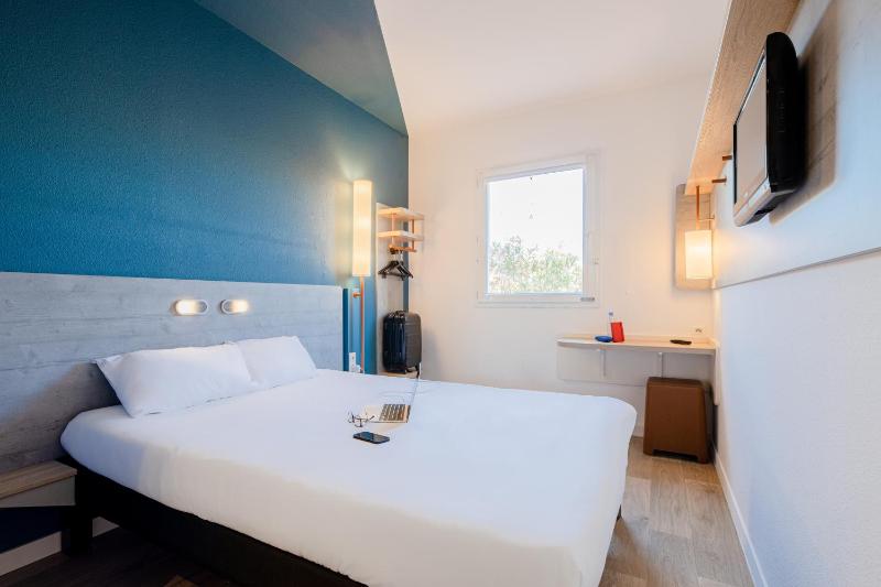 Double Room image 2