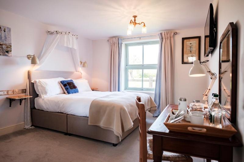 Cosy Double Room image 4