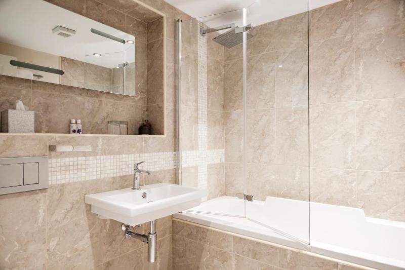 Superior Double Room image 2