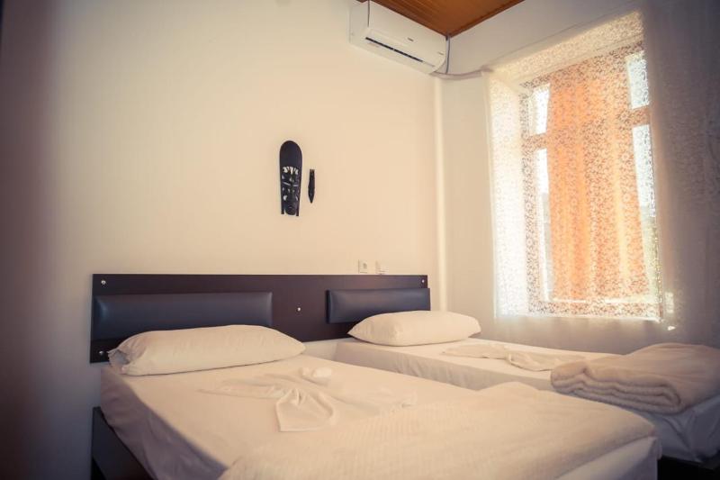 Double Room with Mountain View image 3