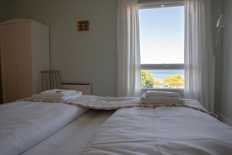 Quadruple Room with Sea View image 4
