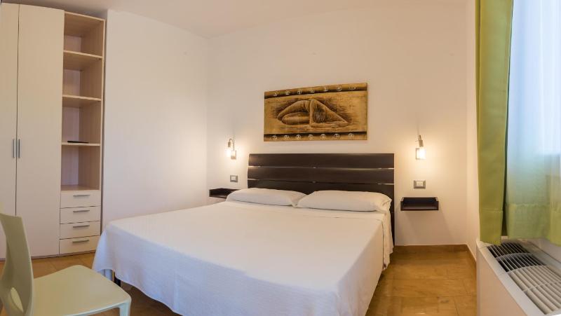 One Bedroom Apartment - Disability Access image 2