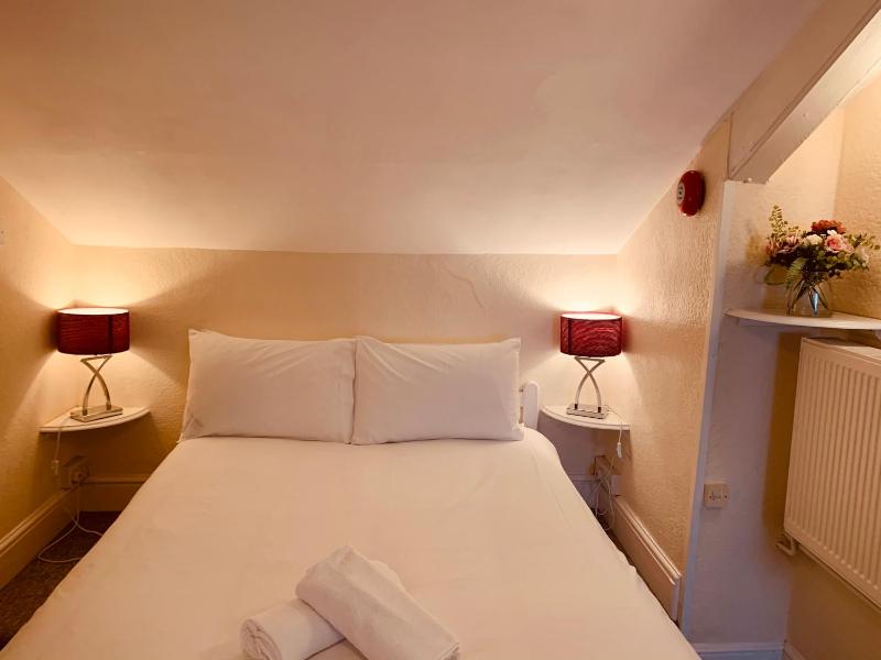 Quadruple Room image 4