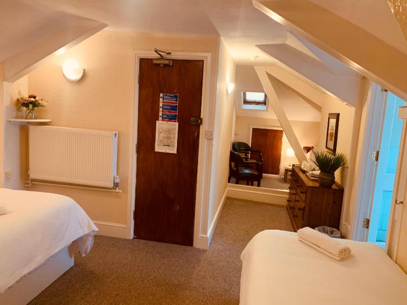 Quadruple Room image 3