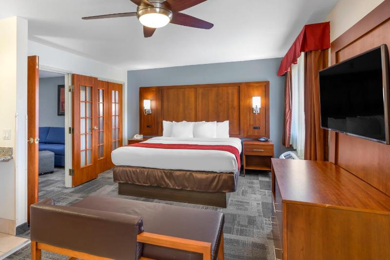 King Suite - Disability Access/Non-Smoking image 2