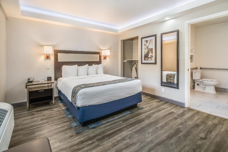 Queen Room - Accessible/Non-Smoking image 1