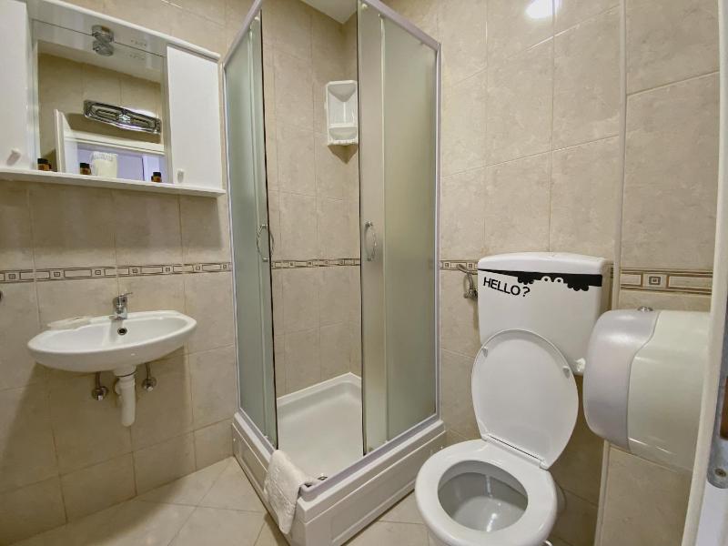 Studio with Balcony and Sea View (3 Adults) image 4