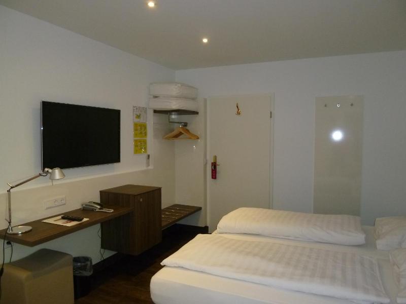 Triple Room image 2